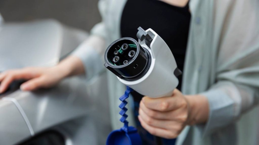 5 érv az otthoni elektromos autó töltő mellett